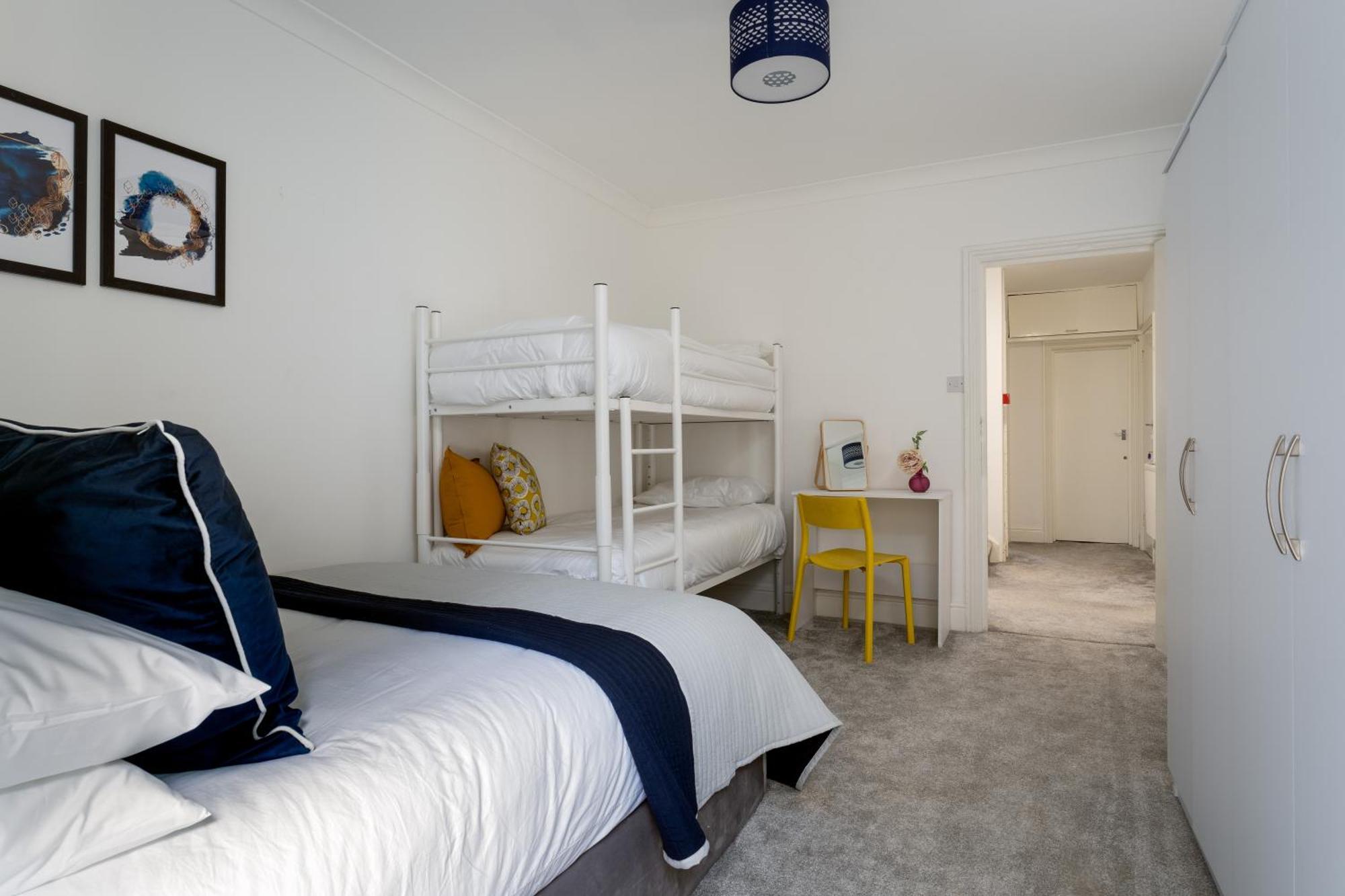 Near Beach, Torquay Heights Modern Apartments, Pet Friendly Номер фото